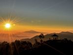 5 Fakta Menarik Tentang Puncak Sikunir Dieng, Punya Sunset Terbaik Se Asia Tenggara