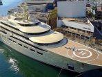 dilbar-superyacht-milik-orang-terkaya-di-rusia-memiliki-landasan-helikopter-hingga-kolam-renang.jpg