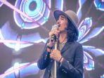 duta-sheilaon7-tertangkap-kamera-jajan-cilok-pakai-baju-sederhana-jumat-482022.jpg