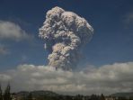 erupi-gunung-sinabung_20180220_175142.jpg