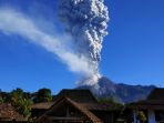 erupsi-gunung-merapi_20180511_184924.jpg