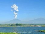 erupsi-gunung-merapi_20180601_115400.jpg