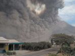 erupsi-gunung-sinabung_20180221_142948.jpg