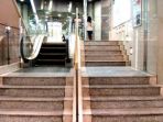 eskalator-di-sebuah-toko-di-jepang_20170802_202720.jpg