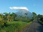 fenomena-topi-awan-di-atas-gunung-semeru.jpg