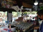 firman-menjual-300-porsi-es-doger-per-hari-di-jalan-kusbini.jpg