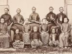 Pernah Perhatikan Orang Zaman Dulu saat Foto, Mengapa Tak Ada yang Seyum? Ini 3 Alasan Logisnya