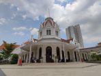 gedung-balai-pemuda-alun-alun-surabaya.jpg