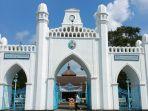 gerbang-masjid-agung-surakarta.jpg
