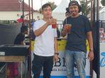 gibran-rakabuming-membeli-minuman-jan-es-teh.jpg