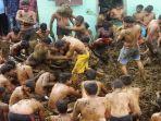 gorehabba-perang-kotoran-sapi-di-gummatapura-untuk-mengakhiri-diwali.jpg