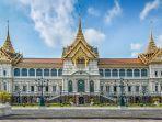 grand-palace-bangkok-satu-tempat-wisata-hits-di-thailand-yang-bisa-dikunjungi-bareng-keluarga.jpg