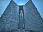 guidestones-georgia-di-amerika-serikat.jpg