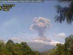 gunung-agung-kembali-erupsi-pada-jumat-3152019.jpg
