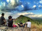 gunung-pegat-srengat-blitar.jpg