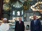 Momen Bersejarah! Hagia Sophia Gelar Shalat Jumat Pertama Kalinya, Ornamen Kristiani Ditutup Tirai