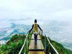 haiku-stairs-di-hawaii.jpg
