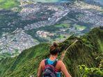 haiku-stairs-tempat-ekstrem-di-hawaii.jpg