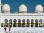 halaman-masjid-agung-sheik-zayed-abu-dhabi-uea.jpg