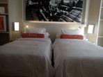 harris-room-dengan-twin-bed.jpg