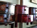 hasil-karya-batik-di-media-kayu-dari-desa-wisata-krebet.jpg