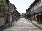 higashi-chaya-gai-satu-tempat-wisata-unik-di-kanazawa-jepang.jpg