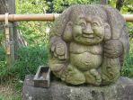 hotei-dalam-bahasa-china-dikenal-sebagai-buddha-tertawa.jpg