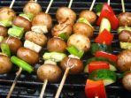 ilustrasi-bbq-an-dengan-menu-jamur-dan-sayur.jpg
