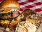 7 Tempat Menyantap Burger Enak di Bali, Strawberry Fields Punya Burger yang Instagramable