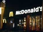 ilustrasi-gerai-mcdonalds-viral-wanita-panjat-jendela-mcdonalds.jpg