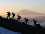 ilustrasi-hiking_20160805_174007.jpg