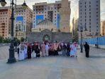 ilustrasi-jemaah-umrah-di-tanah-suci-mekkah.jpg