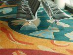 ilustrasi-karpet-di-lantai-bandara.jpg