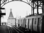 ilustrasi-kereta-di-stasiun-coney-island-stillwell-ave.jpg