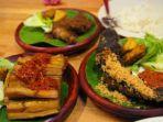 ilustrasi-kuliner-ayam-penyet-untuk-makan-malam.jpg