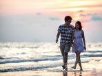 ilustrasi-liburan-ke-pantai-bersama-pasangan.jpg