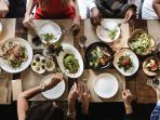 Pertimbangkan Lagi! Ini Hari Paling Buruk tuk Pergi Makan Malam di Luar, Rasa Makanan Dipertanyakan