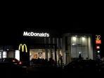 ilustrasi-mcdonalds-malam-hari.jpg