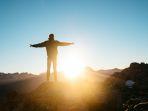 ilustrasi-menikmati-sunrise-panduan-liburan-ke-bukit-cinta-lembah-seroja.jpg