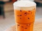 ilustrasi-minuman-es-thai-tea-minuman-kekinian-dari-thailand.jpg