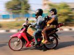 ilustrasi-mudik-dengan-menaiki-sepeda-motor.jpg