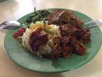 ilustrasi-nasi-padang-untuk-makan-malam.jpg