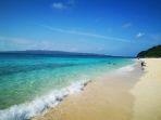 ilustrasi-pantai-boracay-di-filipina.jpg
