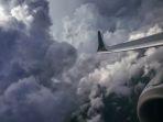 ilustrasi-pesawat-mengalami-turbulensi.jpg