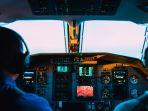 ilustrasi-pilot-tertidur-saat-menerbangkan-pesawat.jpg