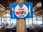 ilustrasi-restoran-yang-menawarkan-wifi-gratis.jpg