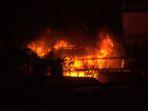 ilustrasi-rumah-terbakar-viral-seorang-pria-mengamuk-dan-bakar-rumah-orang-tuanya.jpg
