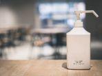 ilustrasi-sanitiser-yang-disediakan-toko.jpg