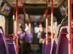 ilustrasi-suasana-dalam-bus-viral-pria-kentut-puluhan-kali-dalam-bus.jpg