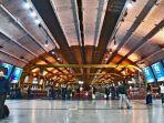 ilustrasi-suasana-di-terminal-bandara-fiumicino-roma.jpg